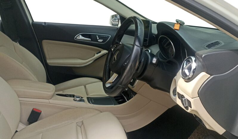 
								GLA 200 D SPORTS full									