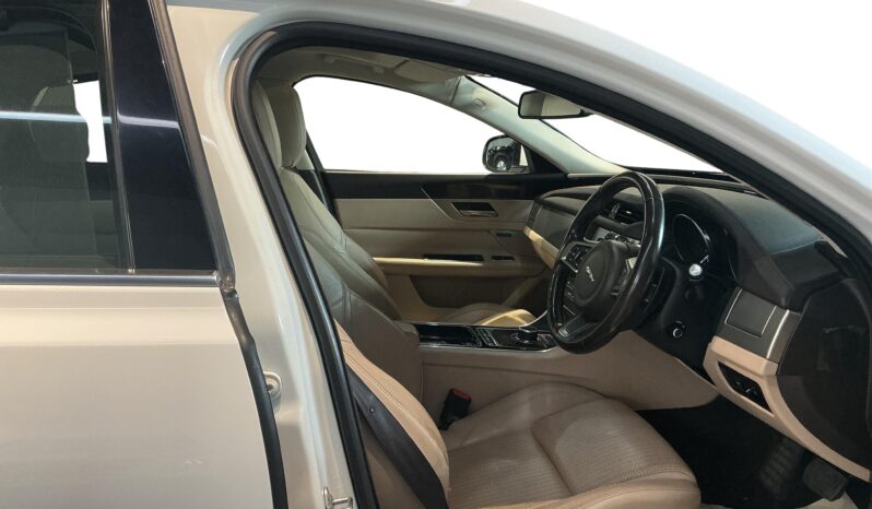 
								Jaguar X F 2.0 Prestige Diesel full									