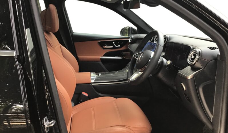 
								MERCEDES BENZ GLC 300 4 M full									