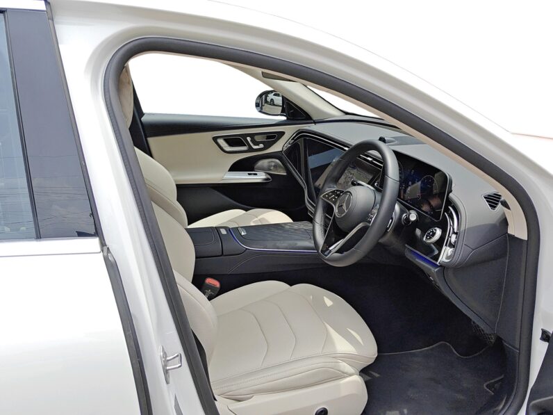 
								MERCEDES BENZ E 200 (RSE) full									