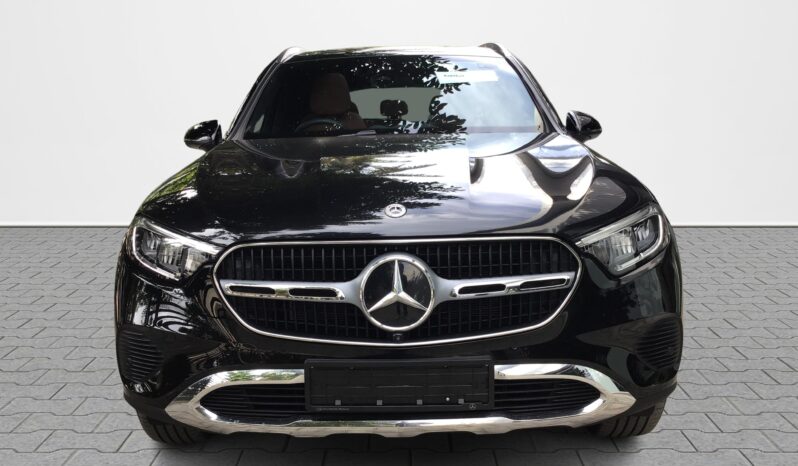 
								MERCEDES BENZ GLC 300 4 M full									