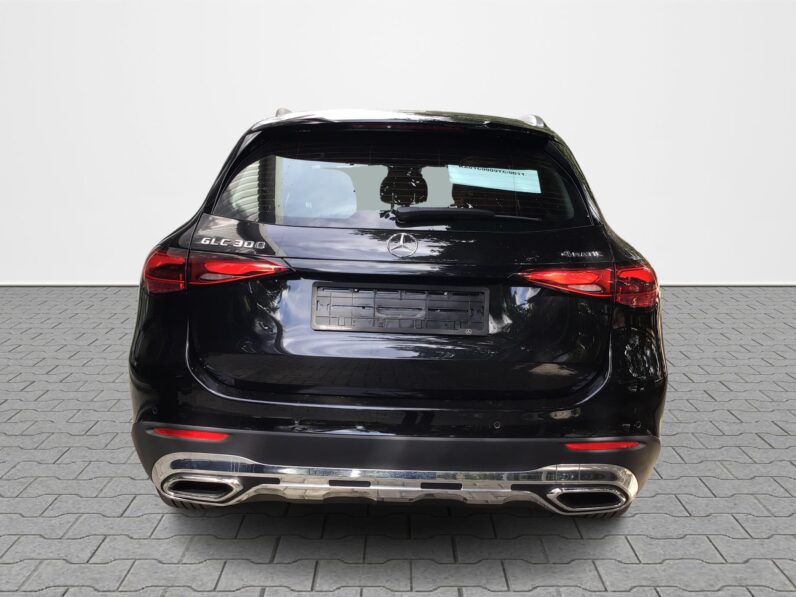 
								MERCEDES BENZ GLC 300 4 M full									