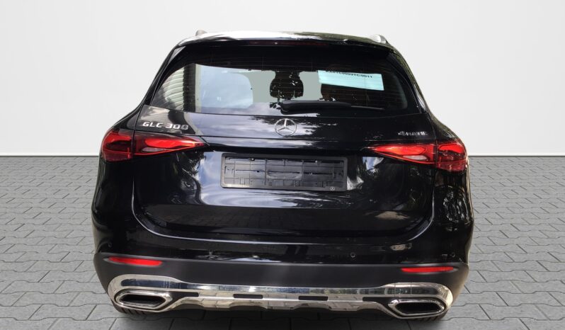 
								MERCEDES BENZ GLC 300 4 M full									