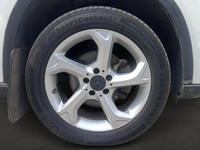 
								GLA 200 D SPORTS full									