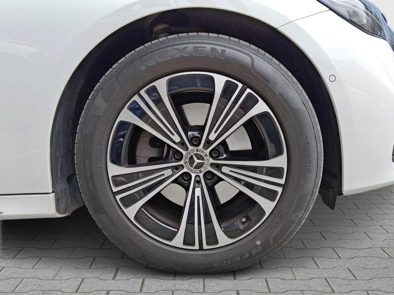 
								MERCEDES BENZ E 200 (RSE) full									