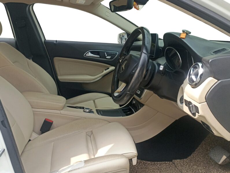 
								GLA 200 D SPORTS full									