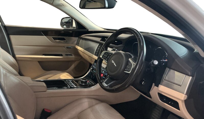 
								Jaguar X F 2.0 Prestige Diesel full									
