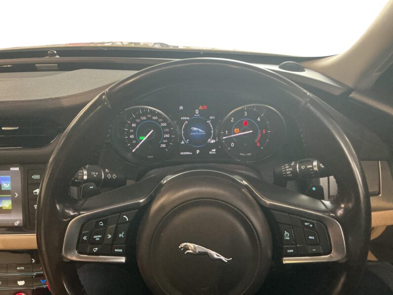 
								Jaguar X F 2.0 Prestige Diesel full									