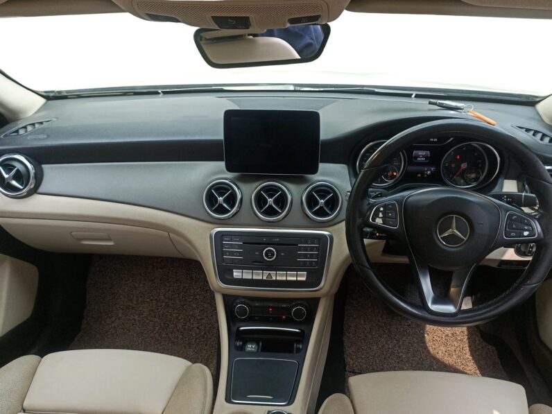 
								GLA 200 D SPORTS full									