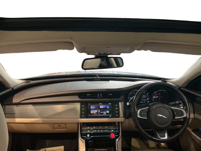 
								Jaguar X F 2.0 Prestige Diesel full									