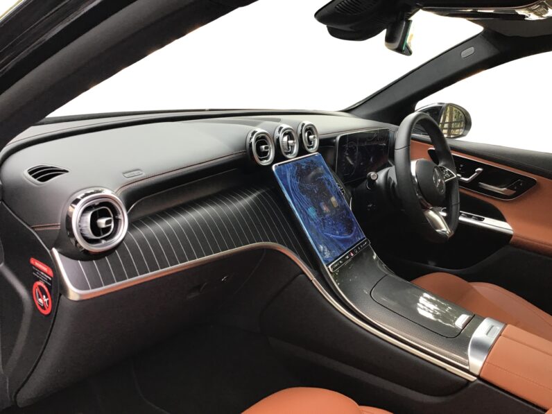 
								MERCEDES BENZ GLC 300 4 M full									