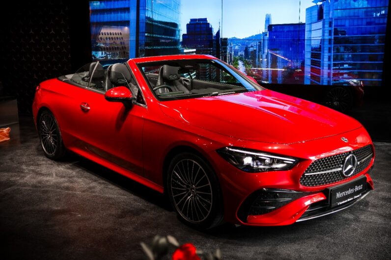 
								CLE 300 4M Cabriolet full									